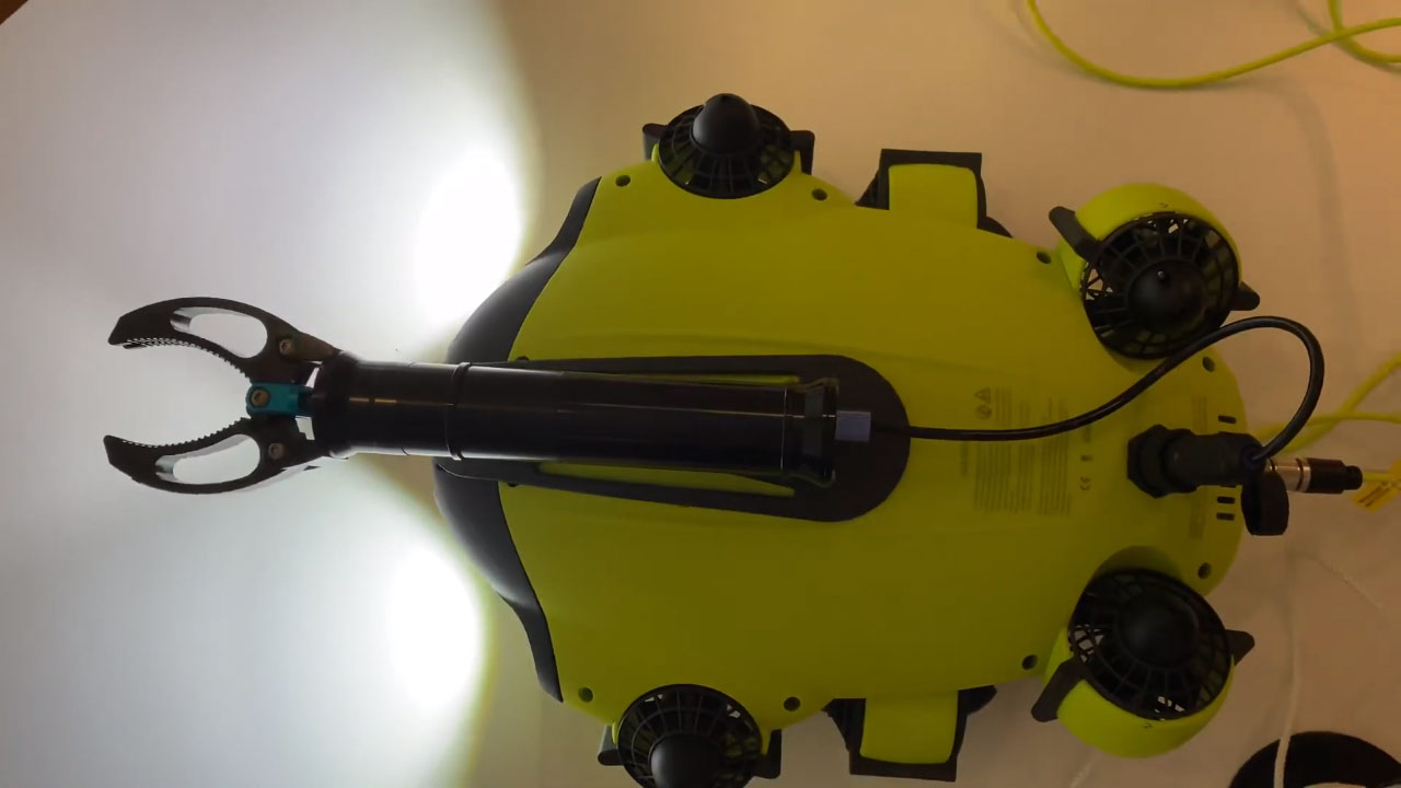 fifish-v6-underwater-drone-gripper-claw.jpg