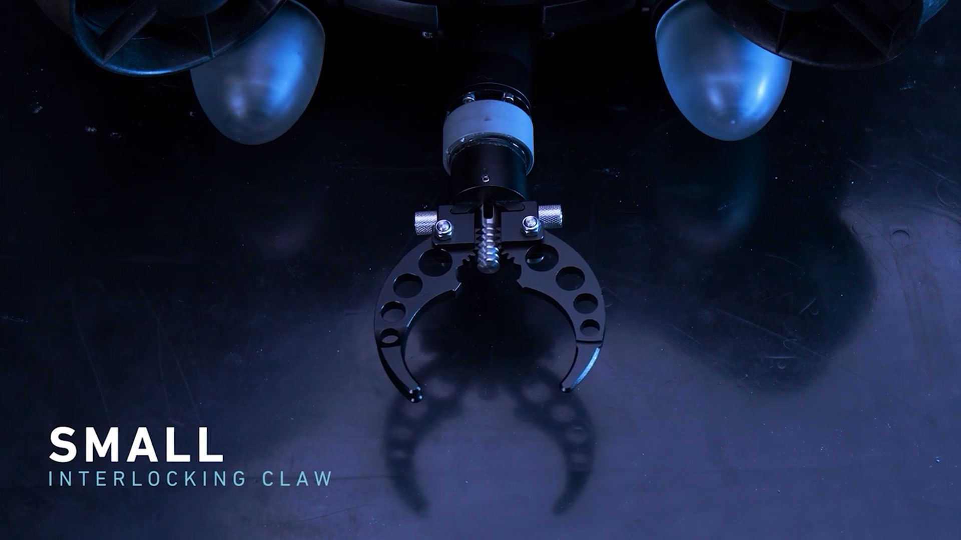 small-interlocking-claw-rov-underwater-drone.jpg