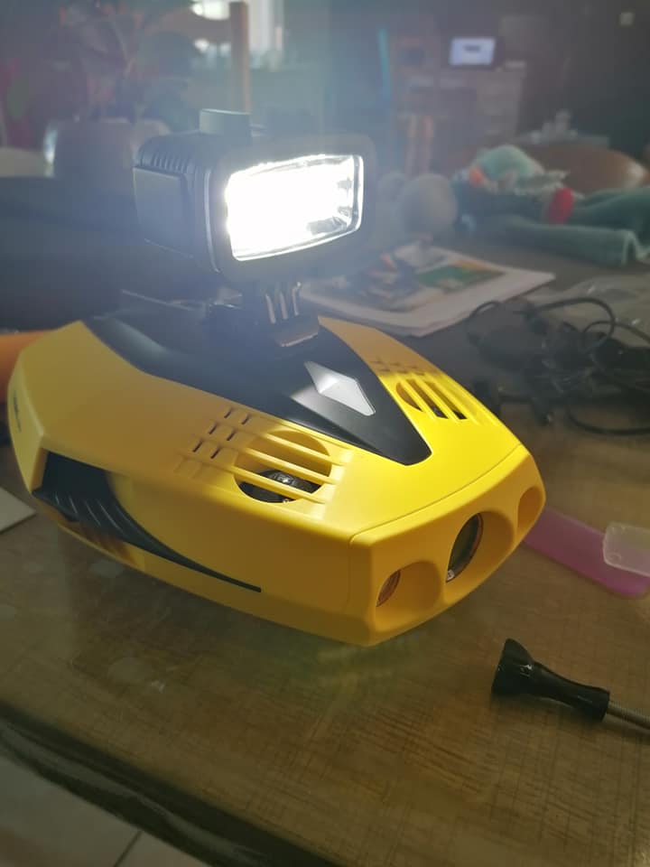 chasing-dory-light-attachment-rov-drone.jpg