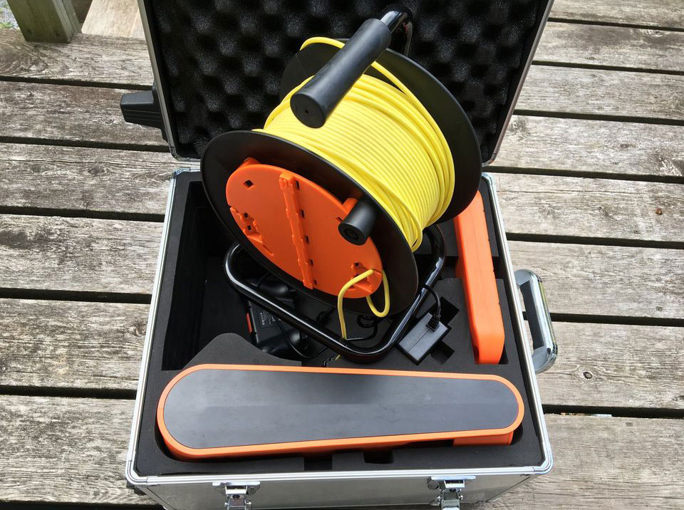 geneinno-poseidon-underwater-drone-case-tether.jpg