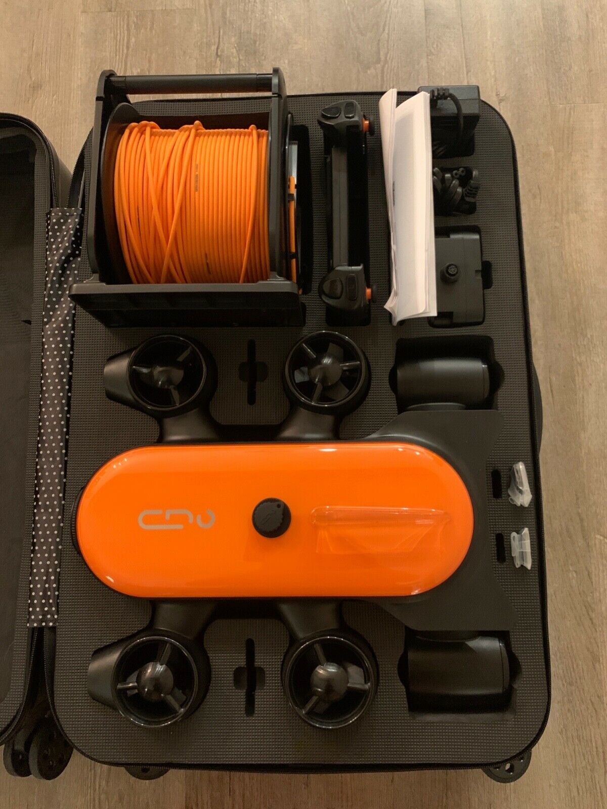geneinno-t1-titan-underwater-drone.jpg