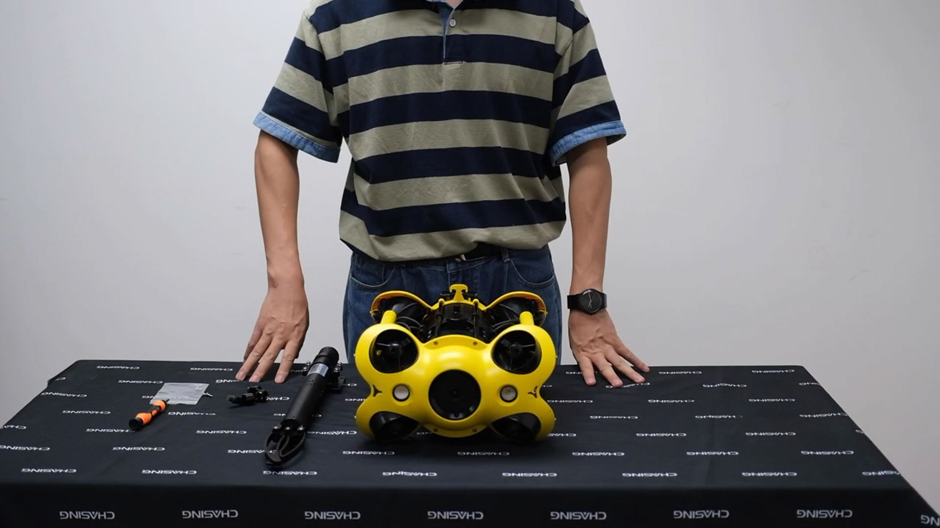 install-robotic-grabber-arm-chasing-m2-underwater-drone.jpg