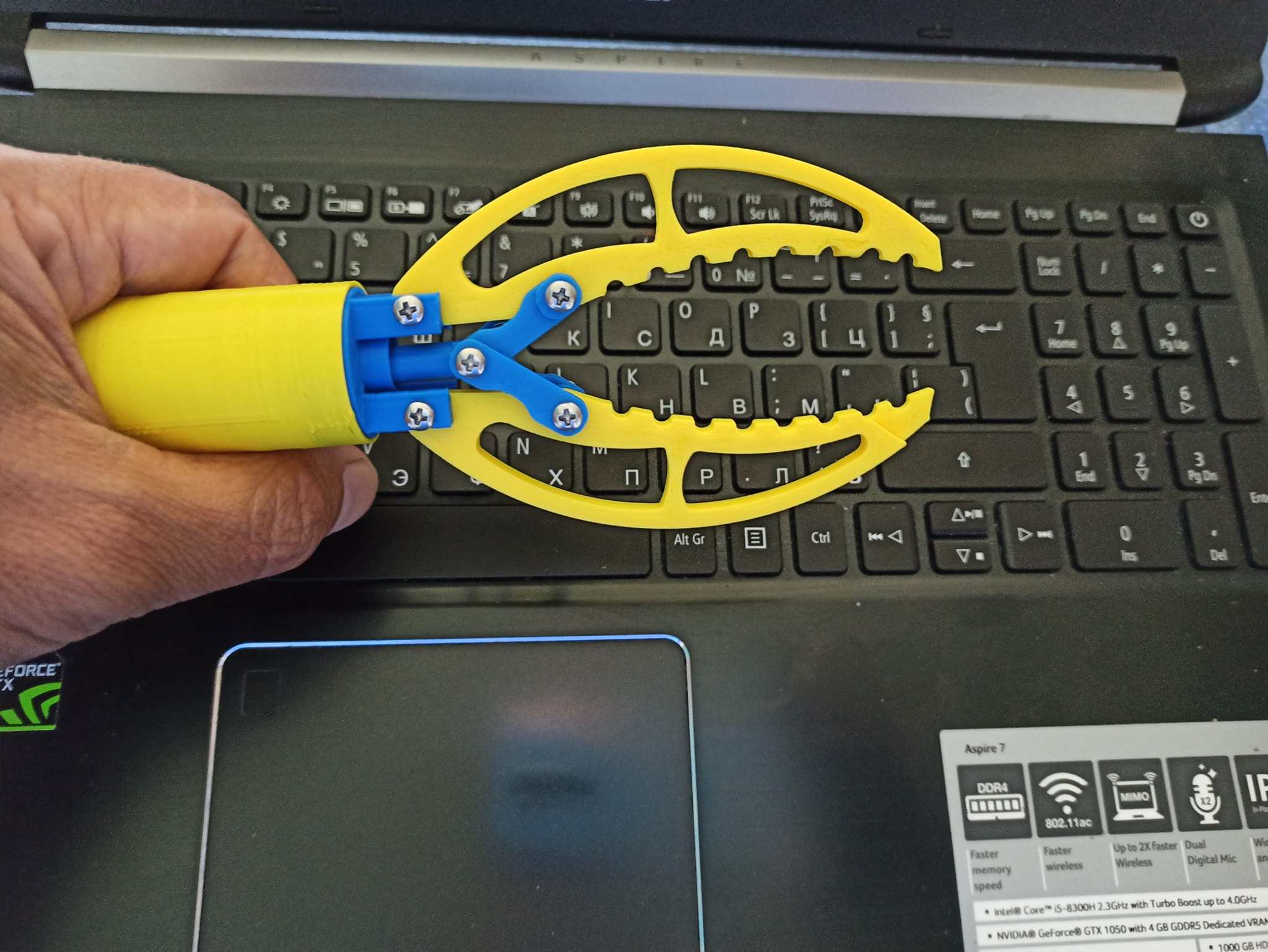 robotic-arm-underwater-drone-rov.jpg