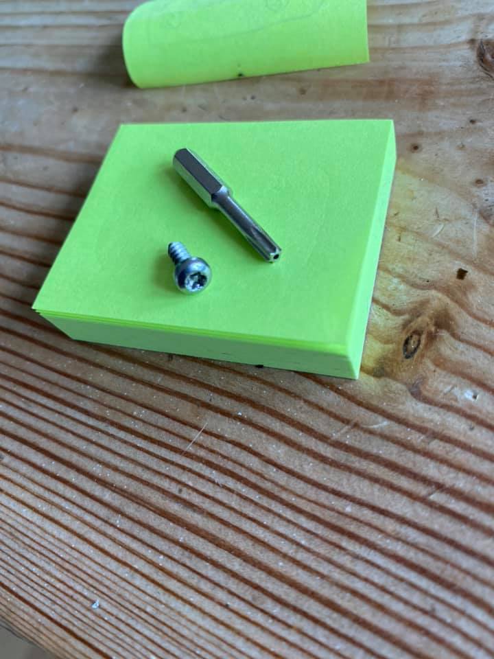 security-torx-screw-gladius-mini-underwater-drone.jpg