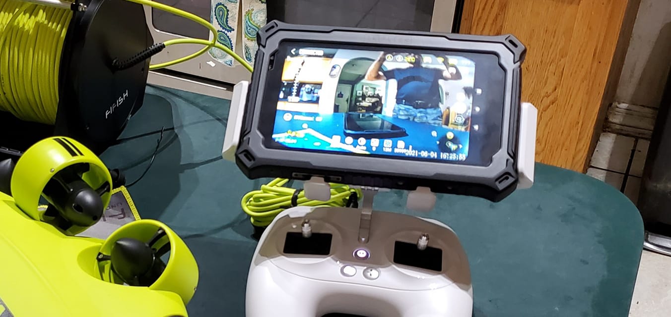 tripletek-pro-tablet-fifish-v6-underwater-drone.jpg