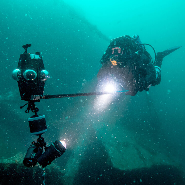 underwater-360-camera-housing.jpg