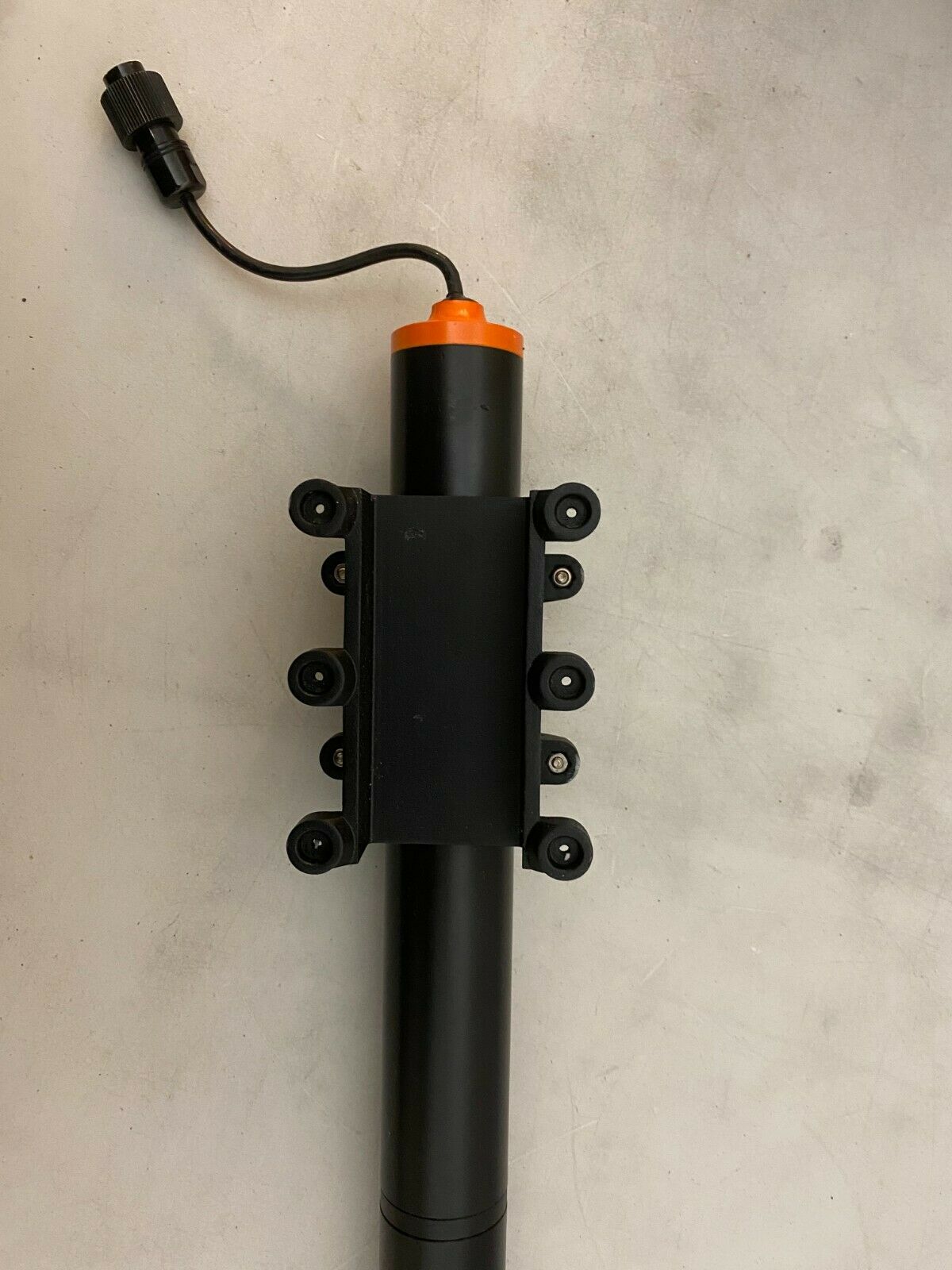 underwater-drone-claw-geneinno-titan-t1.jpg