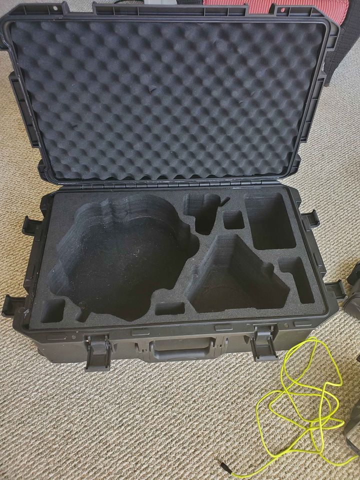 underwater-drone-fifish-v6-carrying-case.jpg