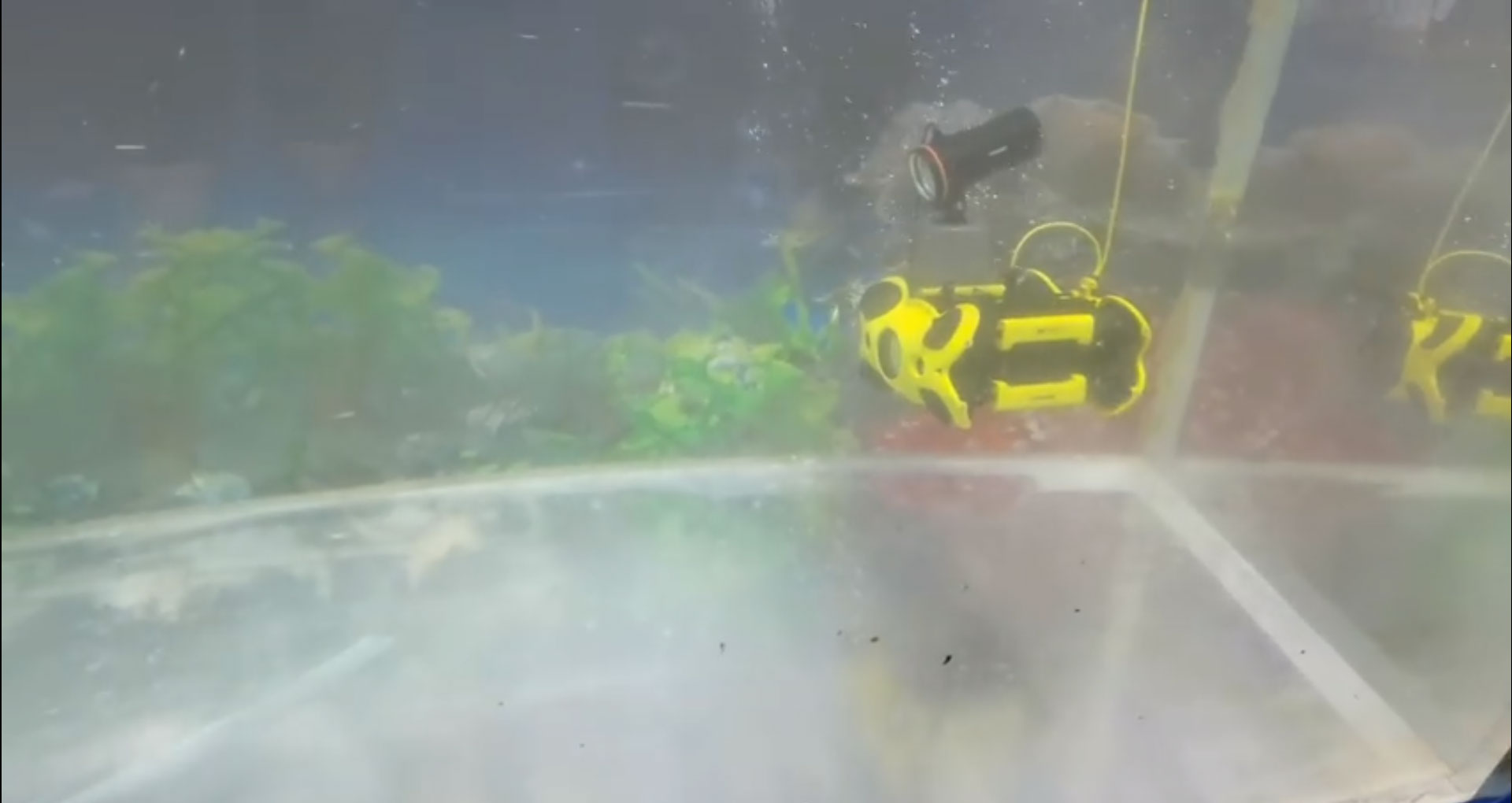 underwater-drone-giant-light-modification.jpg
