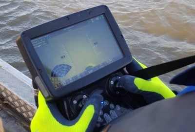 underwater-drone-lcd-screen.jpg