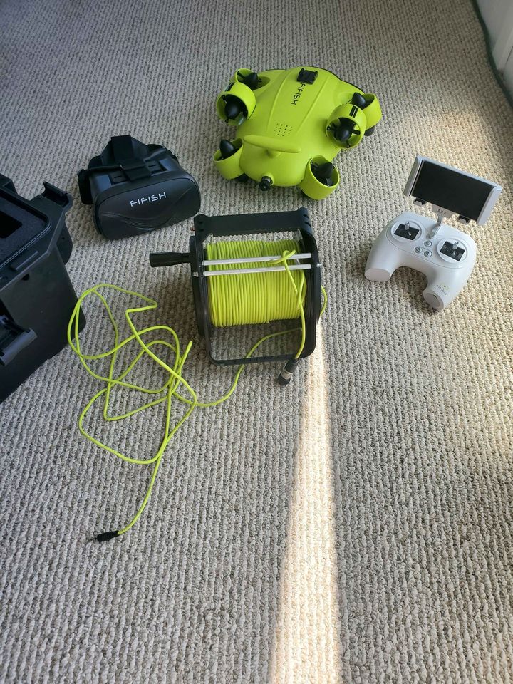 used-fifish-v6-underwater-drone-kekaha-hawaii.jpg